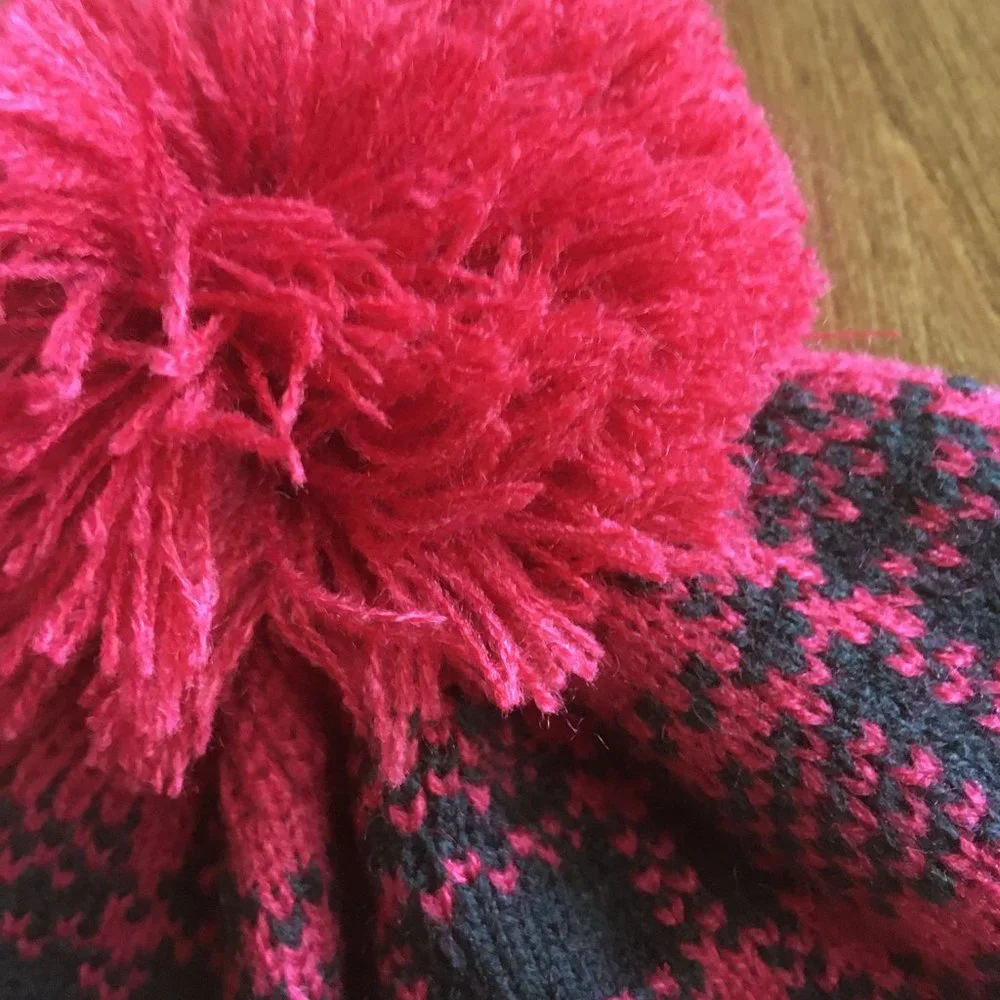 Gap plaid pompom beanie S/M NWT